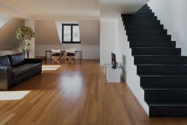 renovation-poncage-parquet-abidjan1 Nettoyage ponçage et vitrification de parquet Abidjan